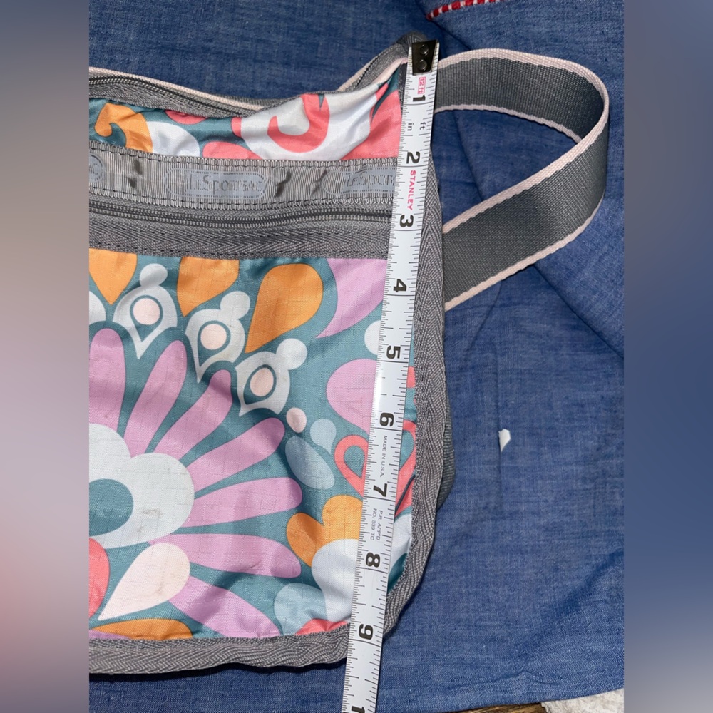 Le SportSac Multi-Color Floral Crossbody – Expandable Travel Bag - Picture 9 of 11